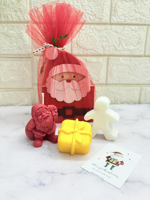 yellow petal Christmas Santa Gift Set, 1 Santa Candle and 2 Handmade Soaps, New Year Gift Candle(White, Yellow, Red, Pack of 3)