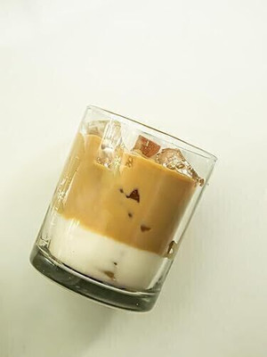 The Umbrella Store Cold Brew Coffee Scented Candle - Soy Wax As Ice Cubes Candle(Brown, White, Pack of 1)