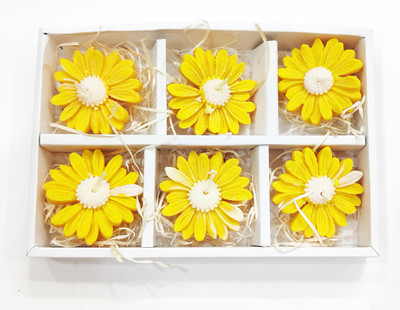 Dhinchak Soy Wax Scented Floating Candle Pack of 6 pc Yellow Candle(Yellow, Pack of 6)