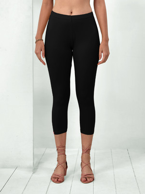 Lyra Women Black Capri