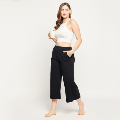 Clovia Women Black Capri