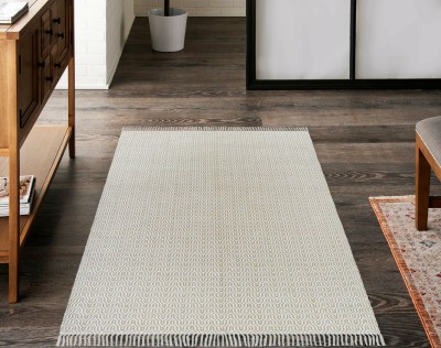 house of handmade Beige Cotton Area Rug(4 ft,  X 5 ft, Rectangle)