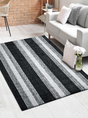 Saral Home 150 cm  X 210 cm Polyester Carpet(Rectangle, Black)