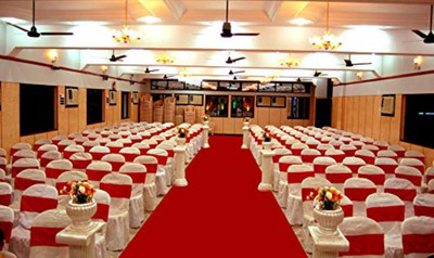 HR CARPET Red Synthetic Carpet(4 ft.,  X 9 ft., Rectangle)