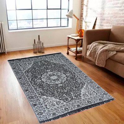 keara Grey Polyester Carpet(5 ft,  X 7 ft, Rectangle)