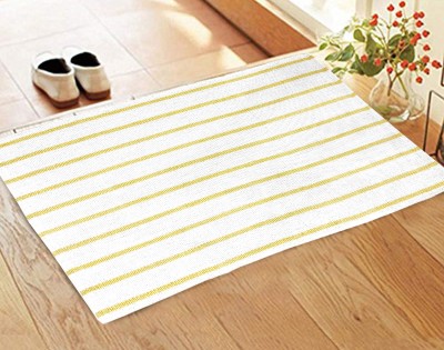 Hfd White Polyester Area Rug(2 ft,  X 3 ft, Rectangle)