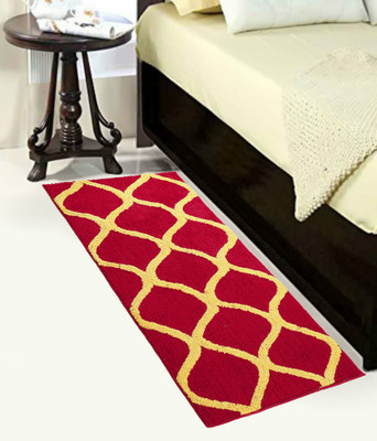 SPA Furnishing 2 cm  X 6 cm Polypropylene Carpet(Rectangle, Red, Gold)