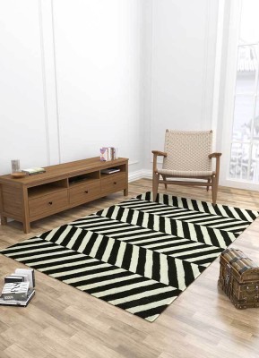 rahbar Black, White Wool Carpet(150 cm,  X 240 cm, Rectangle)