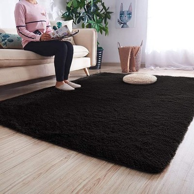 R CARPETS Black Wool Carpet(4 ft,  X 6 ft, Rectangle)