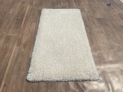 Shag Weaving White Polyester Runner(2 ft,  X 3 ft, Rectangle)