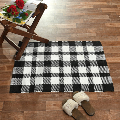 weavers hut 60 cm  X 90 cm Polyester Area Rug(Rectangle, Black, White)