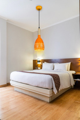 GAUVIK GAU- ORANGE STAR HANGING, PACK OF 1 Pendant Lamp Ceiling Lamp(Orange)