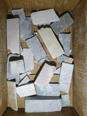 Brighty 1kg black slate bar chips crumble billards Chalk box(10 Sticks)