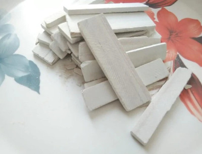 Brighty natural earthy slate chips best quality soft reasonable prices 500 gms billards solid chalk(20 Sticks)
