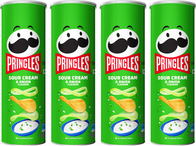 Pringles Potato Chips Sour Cream & Onion Flavor Pack of 4, Crispy Snack for Game Nights Chips(4 x 107 g)