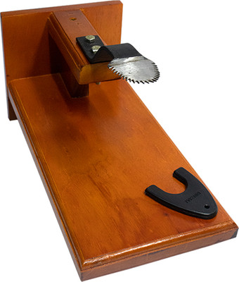 WOODOVA Coconut Scraper Polished Teak Wooden Table-Top Manual Coconut Scraper Coconut Scraper(1 chopper)