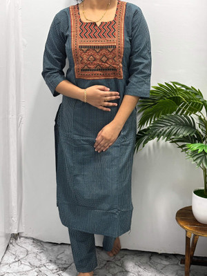 Nyha Luxe Women Striped, Geometric Print Straight Kurta(Blue)