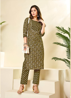 Priyo Fashion Cotton Women Churidar