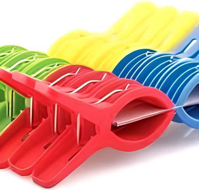 QUYZO 32pcs of clips multi in color Plastic Cloth Clips(Multicolor Pack of 32)