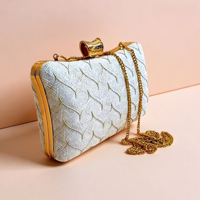 ZUHUR Party White  Clutch