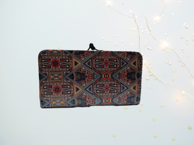 PIHU COLLECTION Casual, Party, Formal Multicolor, Green  Clutch