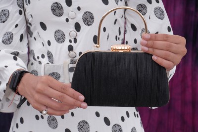 FOR THE BEAUTIFUL YOU Party Black  Clutch