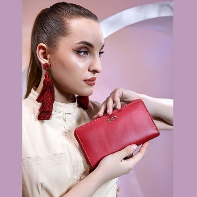 Favore Casual Red  Clutch