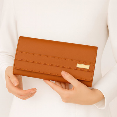 Reshu Casual Tan  Clutch