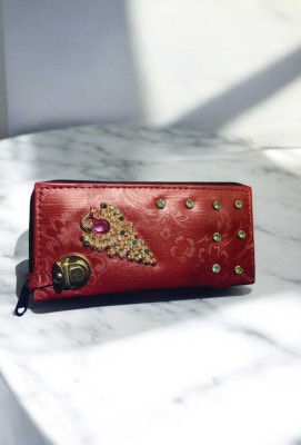 MS COLLECTIONS Casual Maroon  Clutch