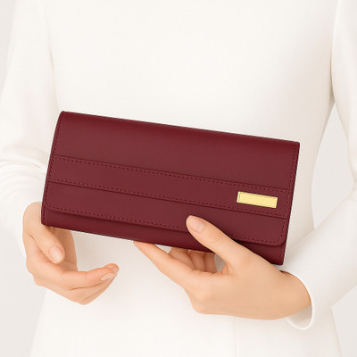 Reshu Casual Maroon  Clutch