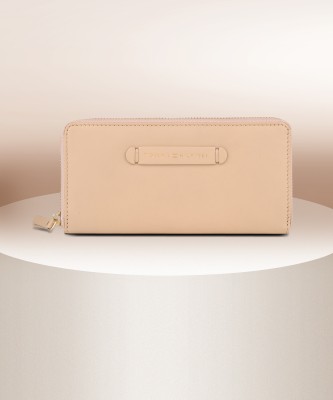 TOMMY HILFIGER Casual Beige  Clutch