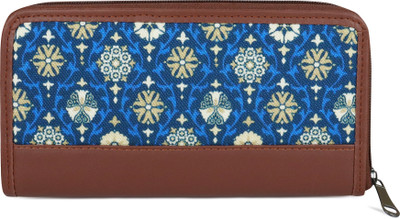 NFI essentials Casual Multicolor  Clutch
