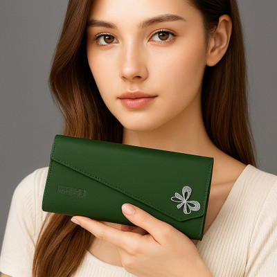 Reshu Casual, Formal, Party, Sports Green  Clutch