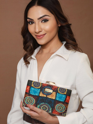 Priyaasi Casual Multicolor  Clutch