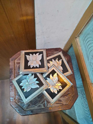 Hemkunt Handicrafts Square Metal Coaster Set(Pack of 4)
