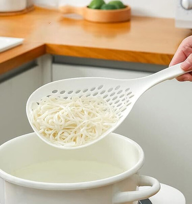 Wolpin Plastic Strainer Colander Liquid Filter High-Temperature Resistant (1 Pc) Colander(White Pack of 1)