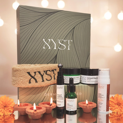 XYST Diwali Glow Hamper|Day Cream|Vitamin C serum | Activated Charcoal Clay Mask | Natural Caffeine Undereye Roll on |Sunscreen(11 Items in the set)