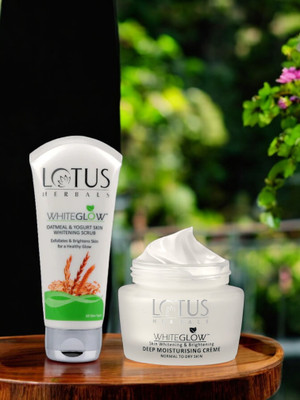 LOTUS HERBALS Whiteglow Deep Moisturising Creme With Oatmeal Scrub(2 Items in the set)
