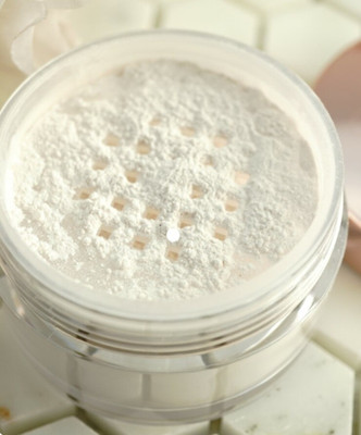 Amaryllis 3D Perfect Look Oil control Loose Powder Compact(SNOW WHITE, 15 g)