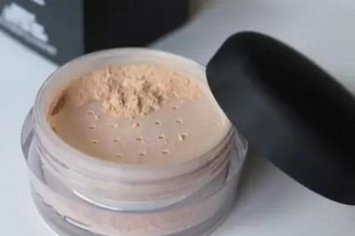 REIMICHI High Definition Natural Translucent Matte Coverage Loose Powder Compact(beige, 10 g)