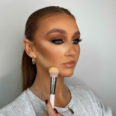 Latixmat Oil Control Loose Powder Compact With Shimmer Matte And Metallic Eye shadow and Sketch liner(3 Items in the set)