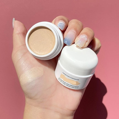 CATERINACHIARA Light Weight Full Coverage with Matte finish  Concealer(natural beige, 12 g)