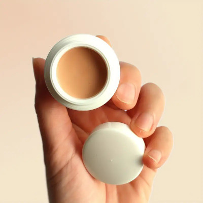 GABBU Makeup Natural Full Coverage Concealer Cream For Normal Skin Concealer(LIGHT, 12 g)