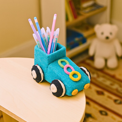 Stitch and Sparkle 1 Compartments Woolen Blend Desk Organizer – Cute Formula Car-Shaped Pen and Pencil Holder for Stationery Storage – Perfect for Home and Office Desk Decor(Blue)