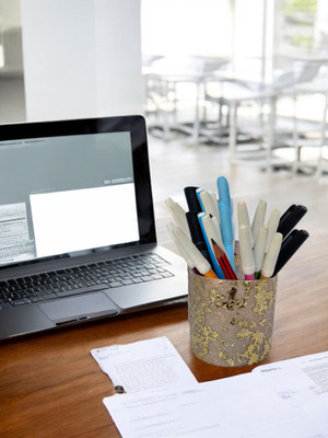KS ENTERPRISES 1 Compartments Glass Pen Holder(Gold)