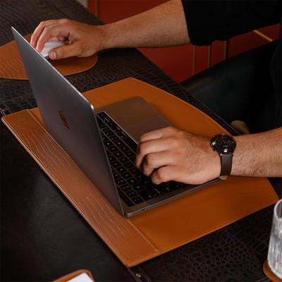 Three Sixty 1 Compartments Leather Desk Blotter(Tan)