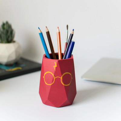 Dwell dapper 1 Compartments Concrete Harry Potter Theme Pen Stand(Red)