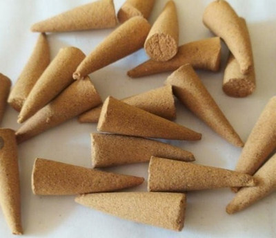 AdaaIshq GUGGAL Dhoop Cones For Pooja 300gm Pack I CowDung guggal Dhoop Batti For Pooja Guggul Dhoop