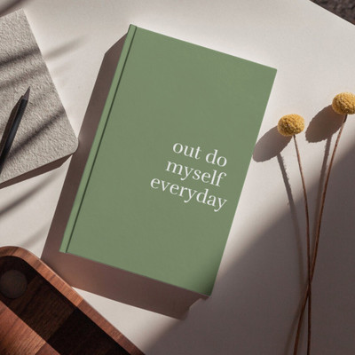 JOTANDGROW Outdo Yourself Everyday: Meeting Diary & Planner with Time-Saving Framework A5 Journal ruled 192 Pages(Green)