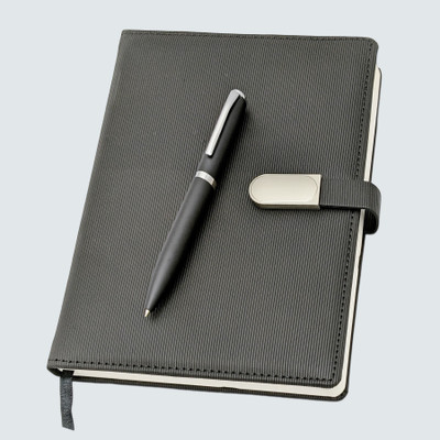 UJJi PU Leather Cover A5 Diary with Magnetic Lock, 192 Pages, Black Lined Pattern A5 Notebook Ruled 192 Pages(Black)